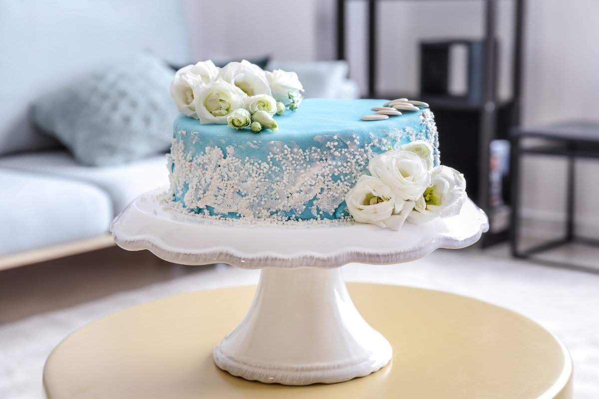 Unique Cakes Available Online For Your Spouse