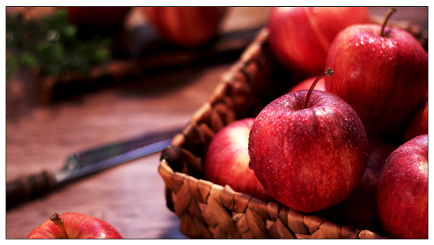 What are the benefits of eating an apple?