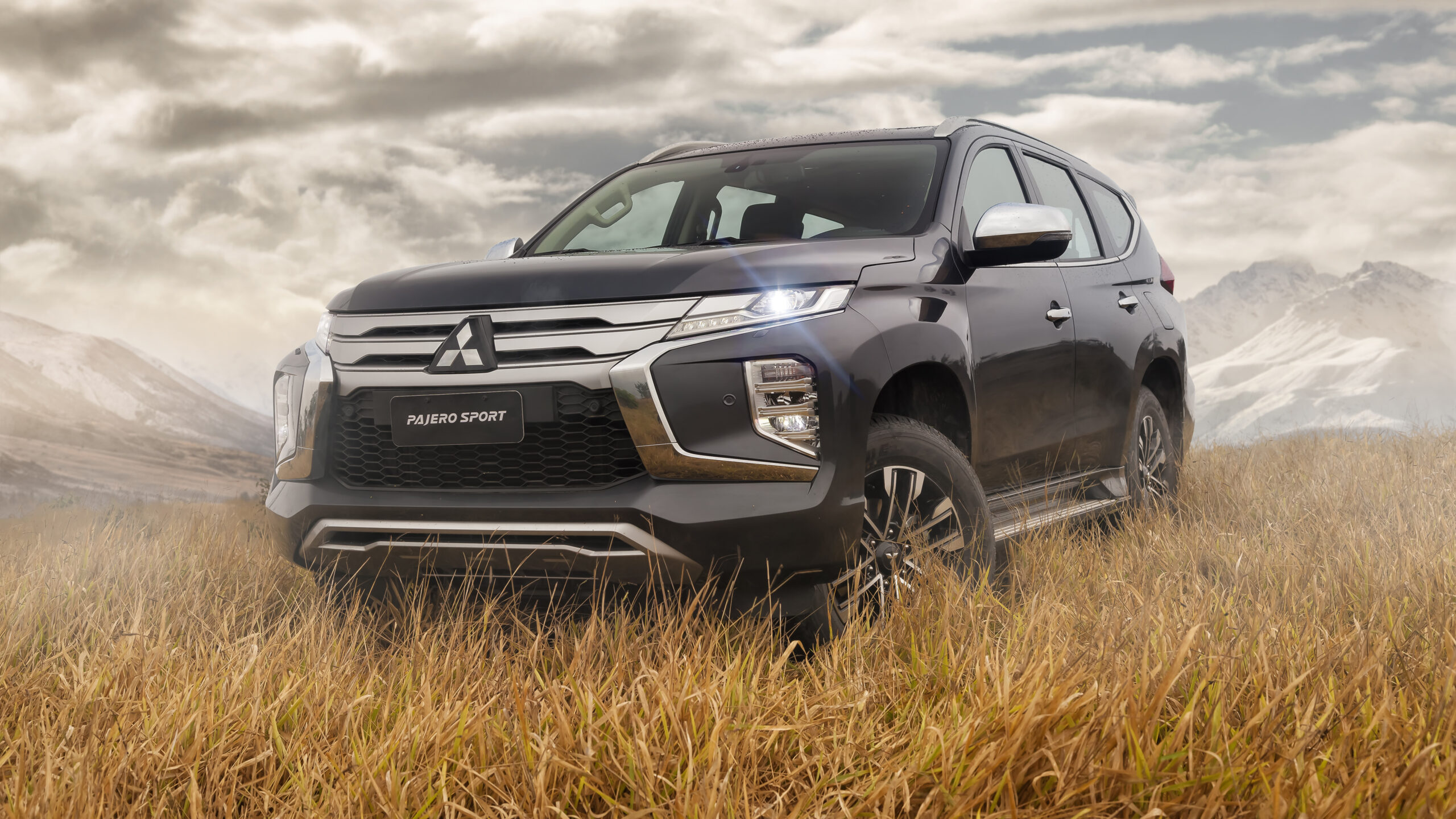 Title suggestion: “Exploring the Off-Road Capabilities of the Mitsubishi Pajero: A Review”